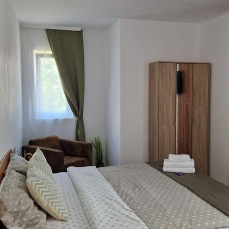 Hotel Huesca House Turda Esterno foto