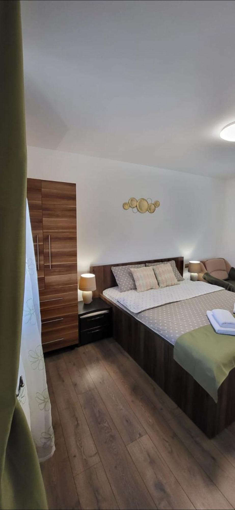 Hotel Huesca House Turda Esterno foto