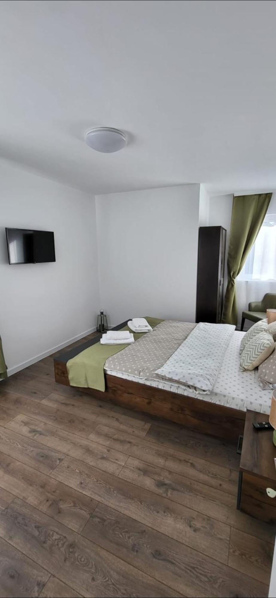 Hotel Huesca House Turda Esterno foto