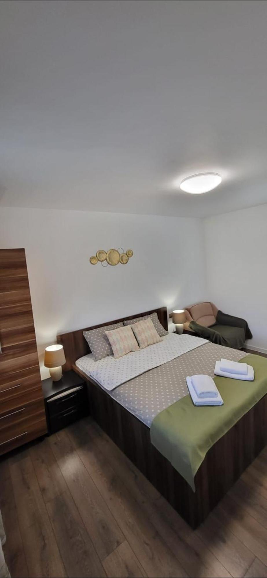 Hotel Huesca House Turda Esterno foto