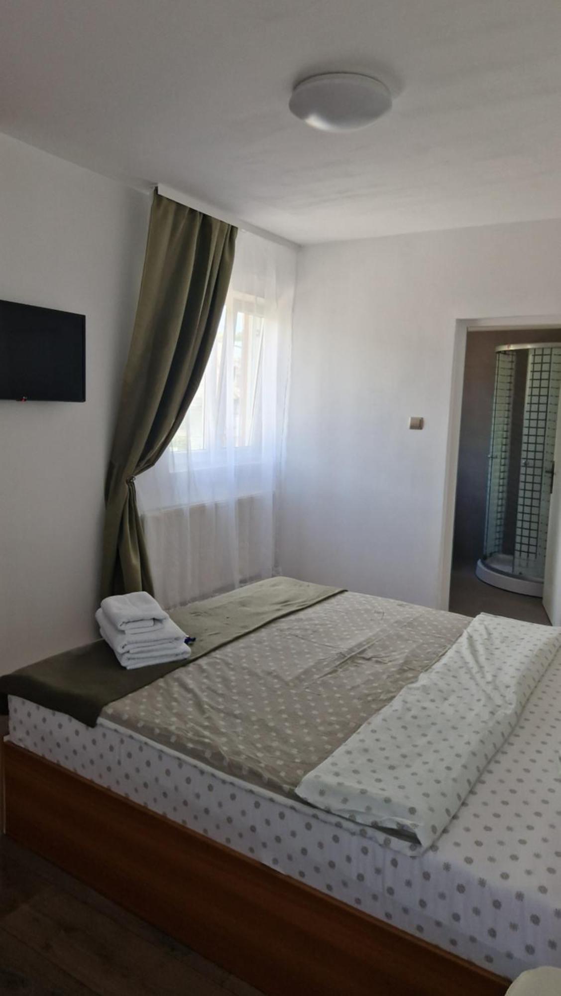 Hotel Huesca House Turda Esterno foto